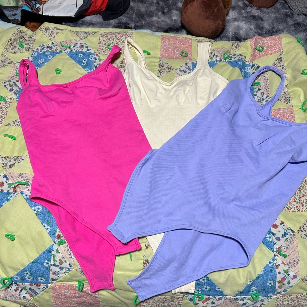 oqq womens medium - Pink, Cream, and Purple